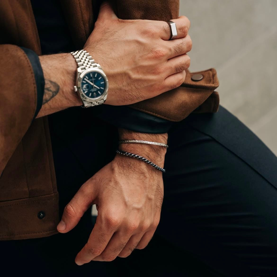 BRACELETES
